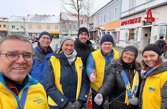 Glühwein und Engelslocken Glühwein und Engelslocken